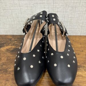 Bailarina negra tachuelas