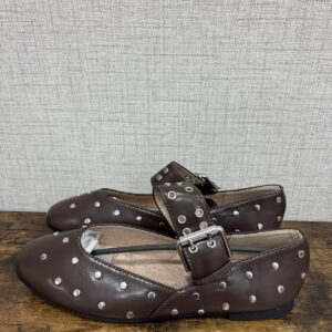 Bailarina marrón tachuelas