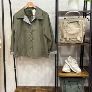 Gabardina corta verde