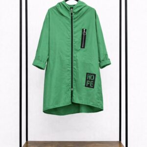 Chubasquero verde hierba