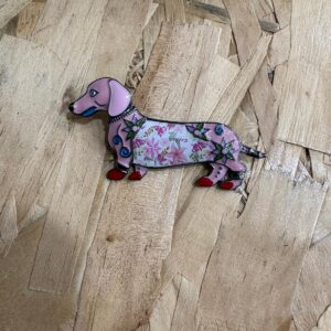 Broche salchicha rosa